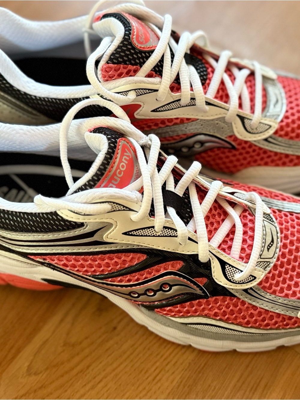Saucony men’s Running Sneakers - Coral/White (NWOT)